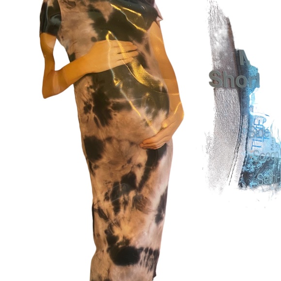 Time & Tru Maternity Short Sleeve Tie Dye Dress - Picture 2 of 5